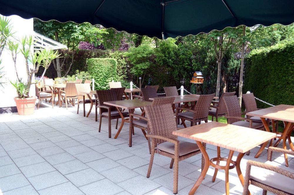 Hotel Am Ostpark 新比贝格 外观 照片